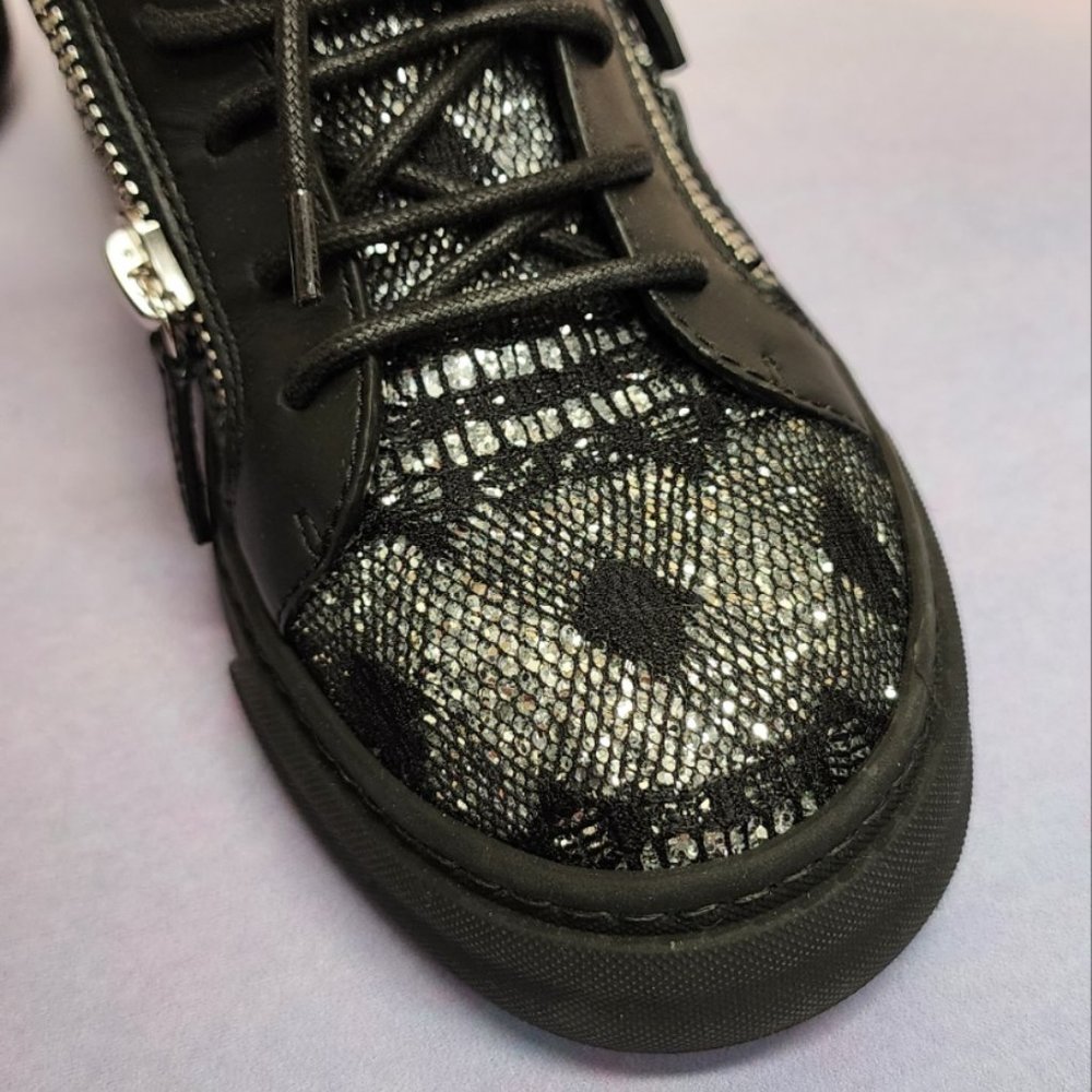 shoes - Picture 2 of 6